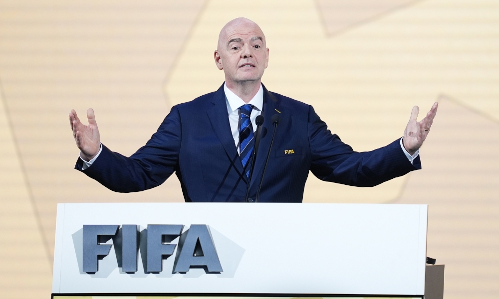 并毫无悬念 并毫无悬念